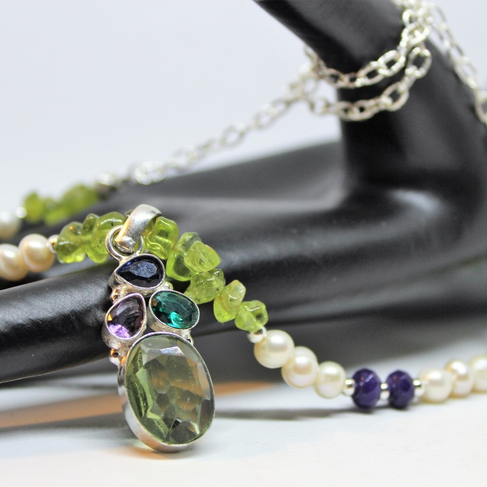 Multi gem and pearls pendant necklace
